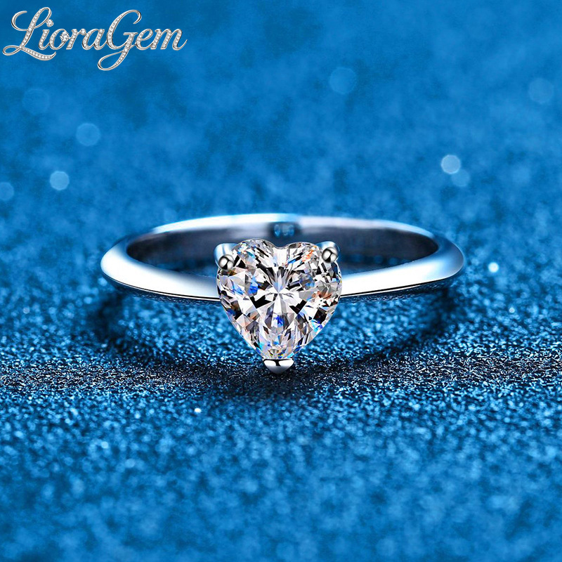 Moissanite Engagement Ring 1 Carat - LioraGem Anello con Moissanite a Forma