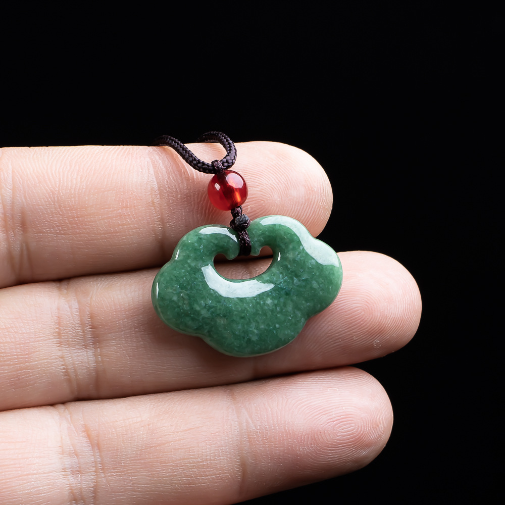 Necklaces - Collana con ciondolo Ruyi in giadeite
