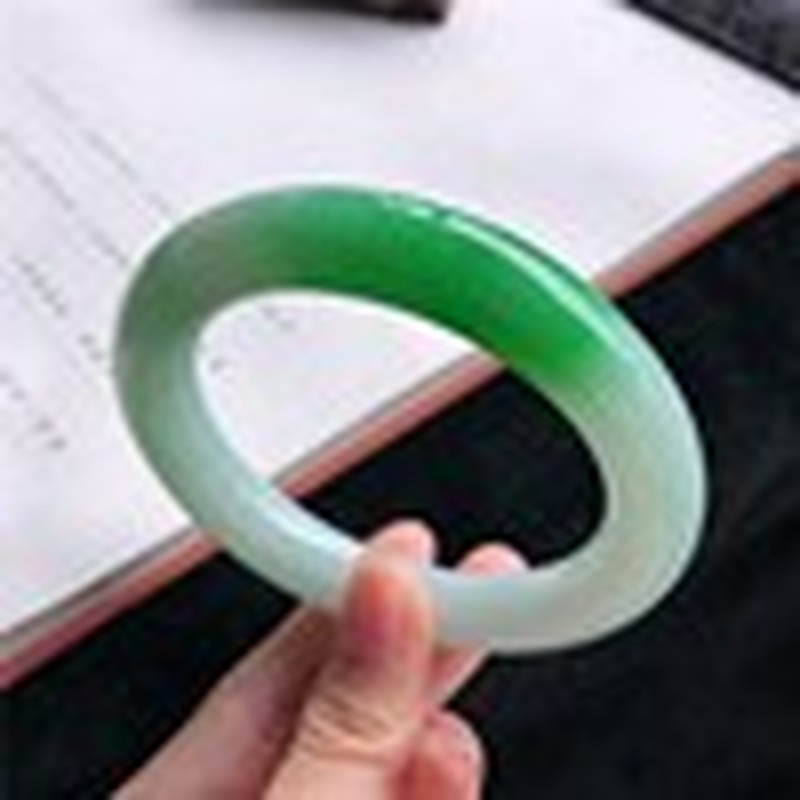 Bracciale in giadeite birmana  - Bracelets recensione e prezzo