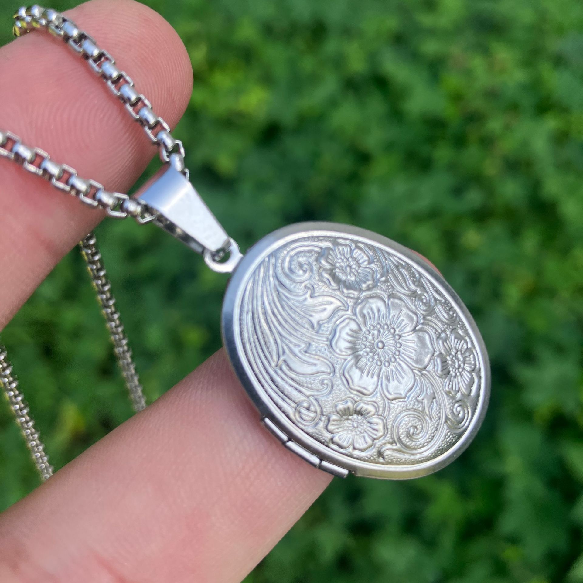 Collane con Ciondolo a Cuore O - Heart Locket Necklace Photo recensione e prezzo
